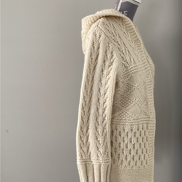 American Eagle Wool hand-knit Women's Cream Cable Sweater(large) - Picture 3 of 6